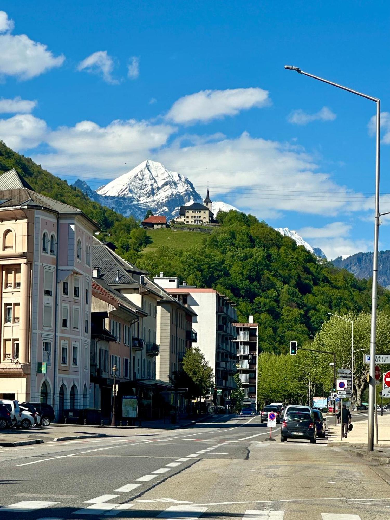 Le Refuge T3 Centre Ville 63M2 Pied Des Montagnes Albertville Dış mekan fotoğraf
